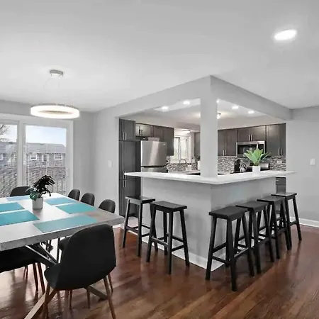 Extravagance In Schaumburg Vila
